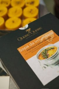 O caldo de ossos é um dos ingredientes das sopas da Quase Quase/ Créditos foto: Pedro Sadio